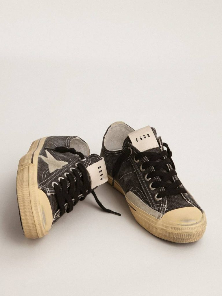 Golden Goose V-Star Men's V-Star Ltd In Black Canvas With Ice-Gray Star And Heel Men - 2