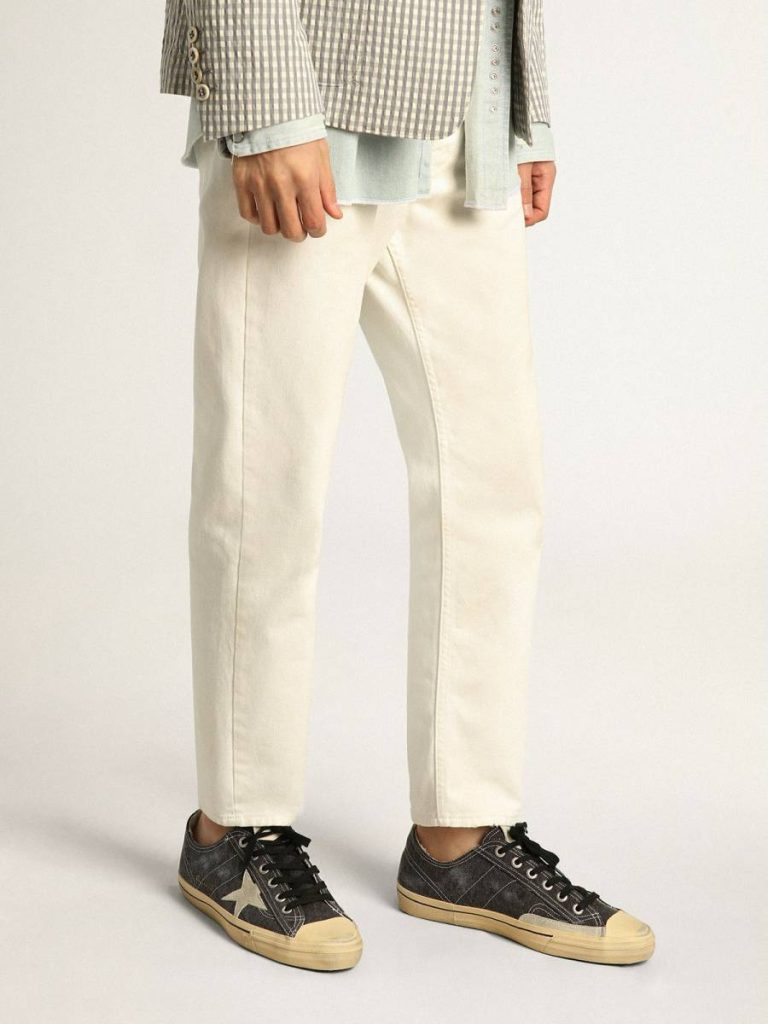 Golden Goose V-Star Men's V-Star Ltd In Black Canvas With Ice-Gray Star And Heel Men - 3