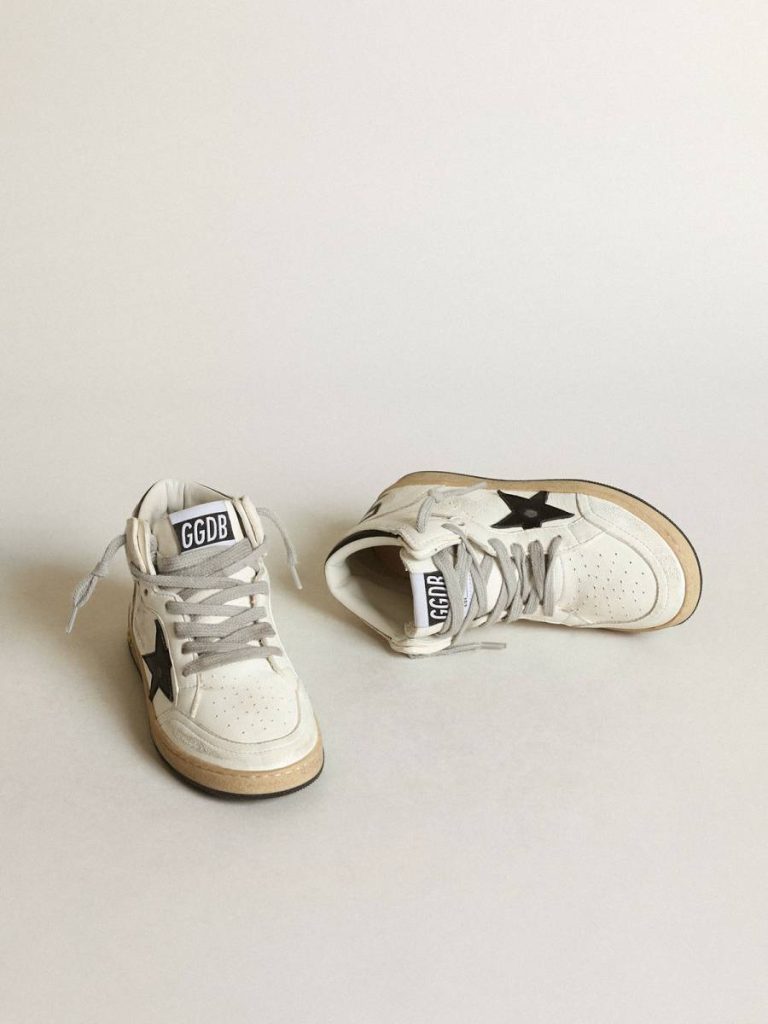 Kids Golden Goose Young Sky-Star In White Nappa With Black Star And Heel Tab Boys (4-10 Years) - 2