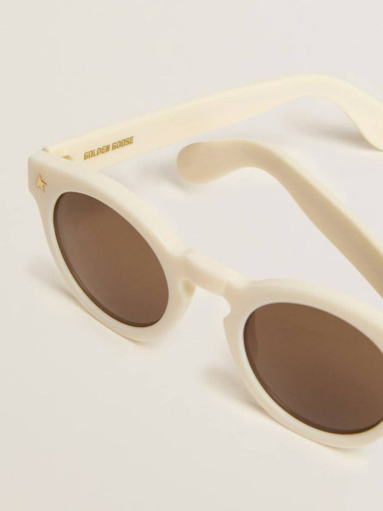 Sunglasses Panthos Model With White Frame And Gold Details Women Golden Goose White Sunglasses - 2
