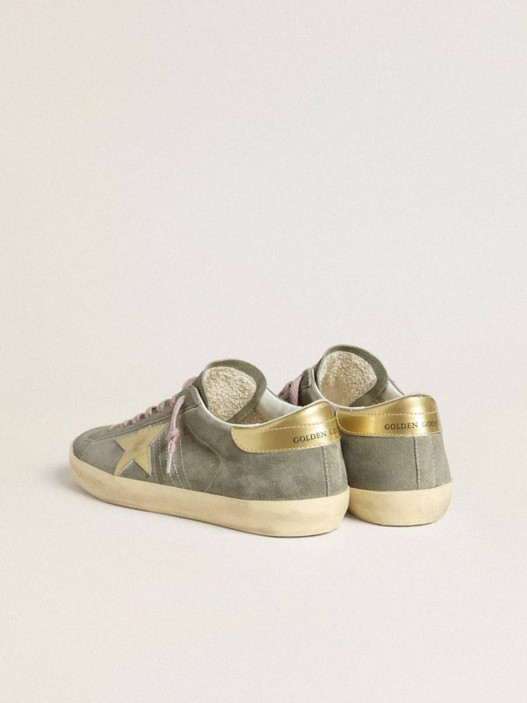 Super-Star Men Golden Goose Super-Star In Gray Suede With Gold Metallic Leather Star And Heel Tab - 4