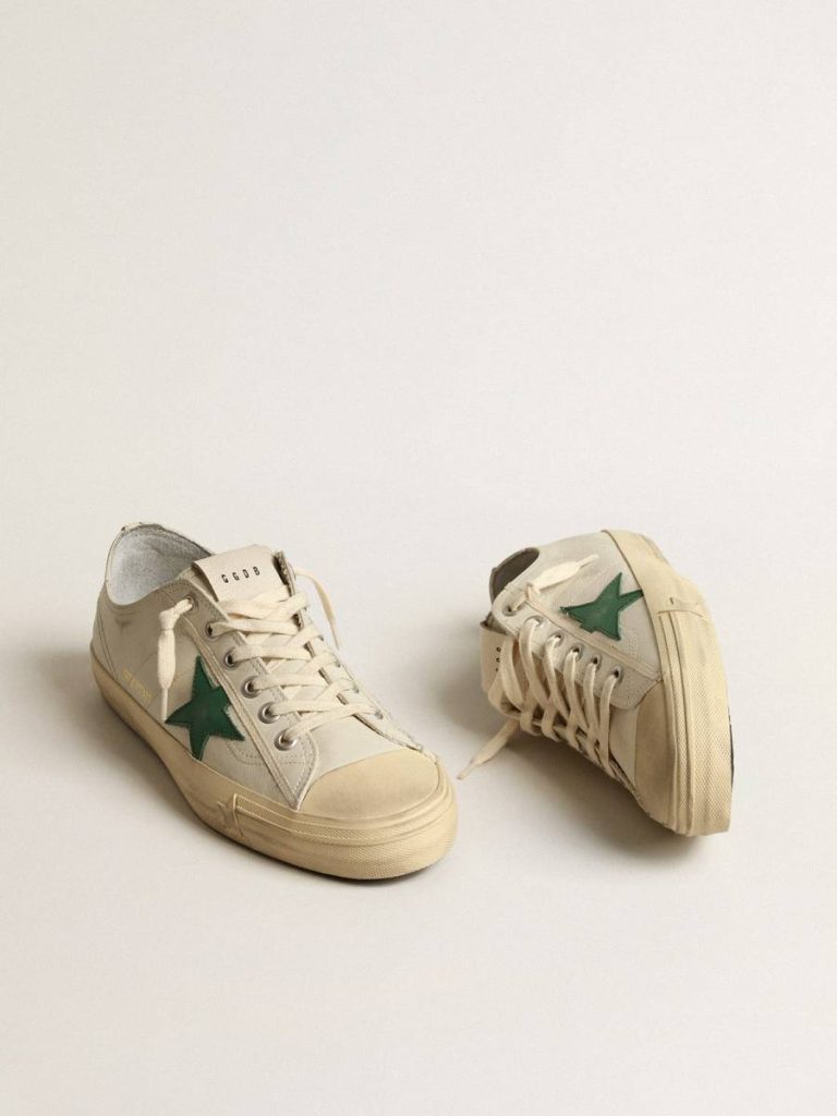 V-Star Golden Goose Men V-Star In Glossy Leather With Green Leather Star - 2